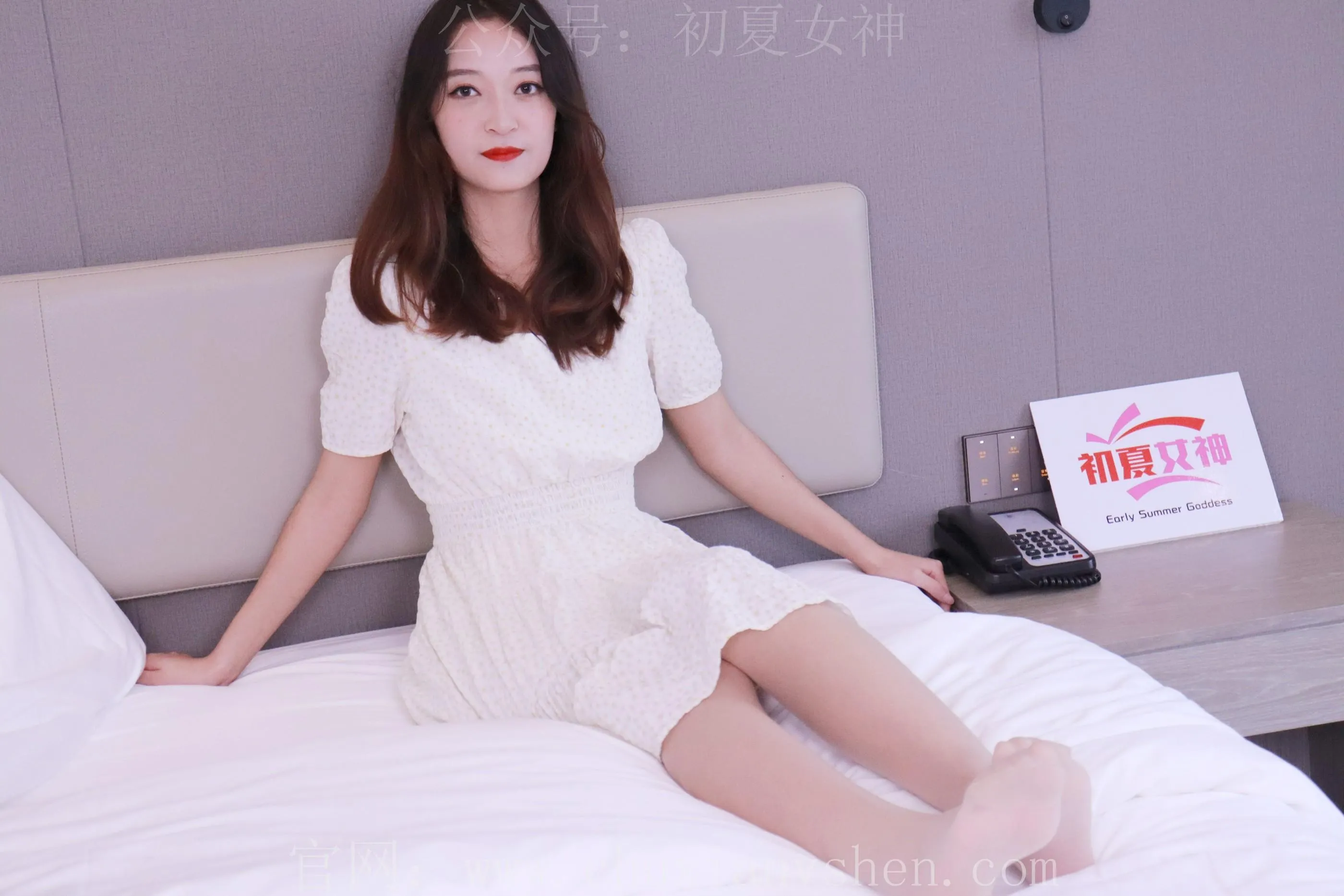 初夏女神 NO.015 依依白色M码秋季连衣裙搭高跟鞋 [137P]插图4